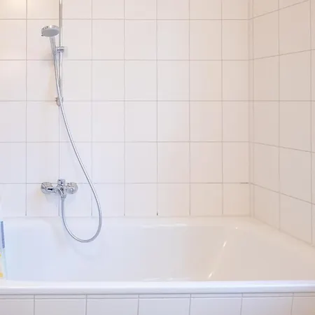 Apartment Helle Ferienwohnung Im Hinterhof *