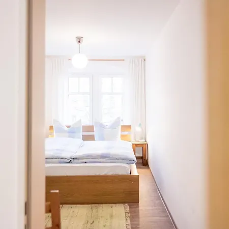 Helle Ferienwohnung Im Hinterhof Apartment *